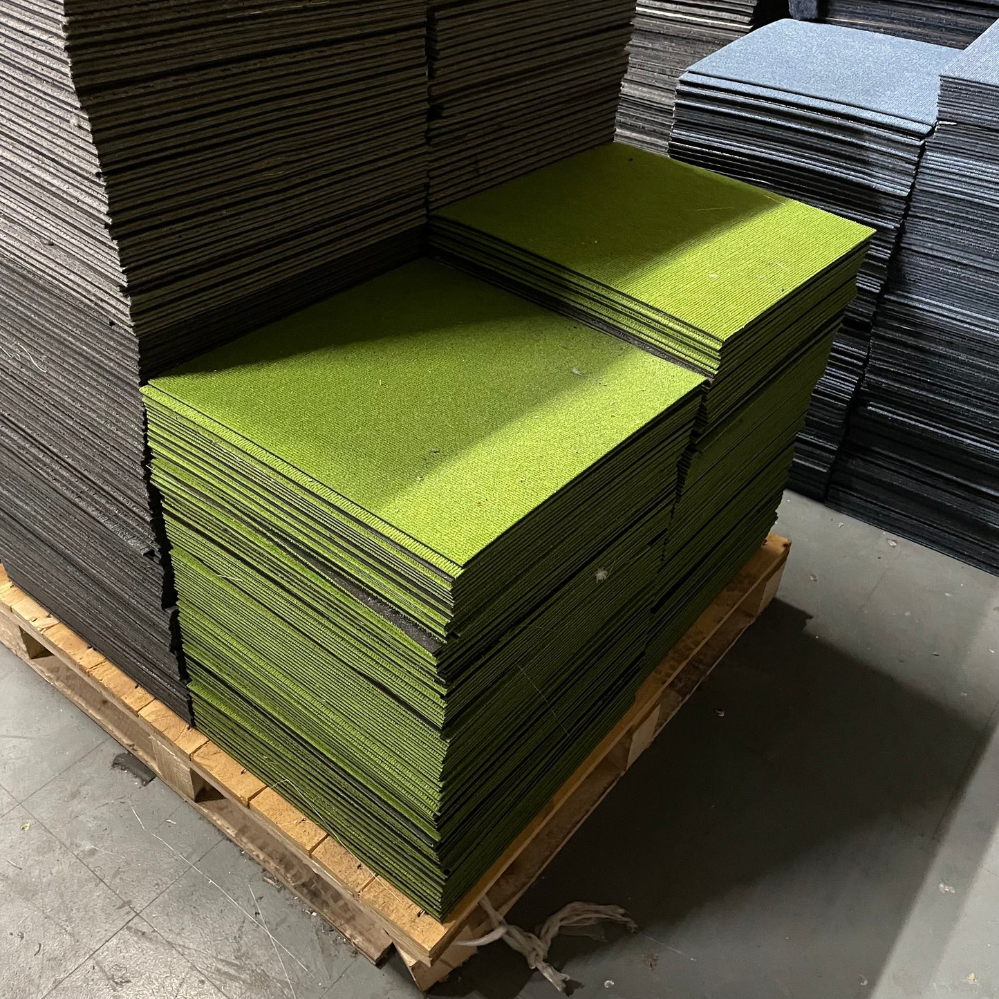 Bold Green Ribbed Carpet Tile